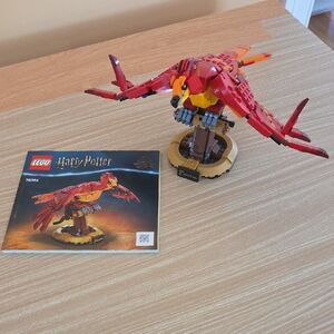 LEGO 76394 Harry Potter - Red and Yellow Phoenix